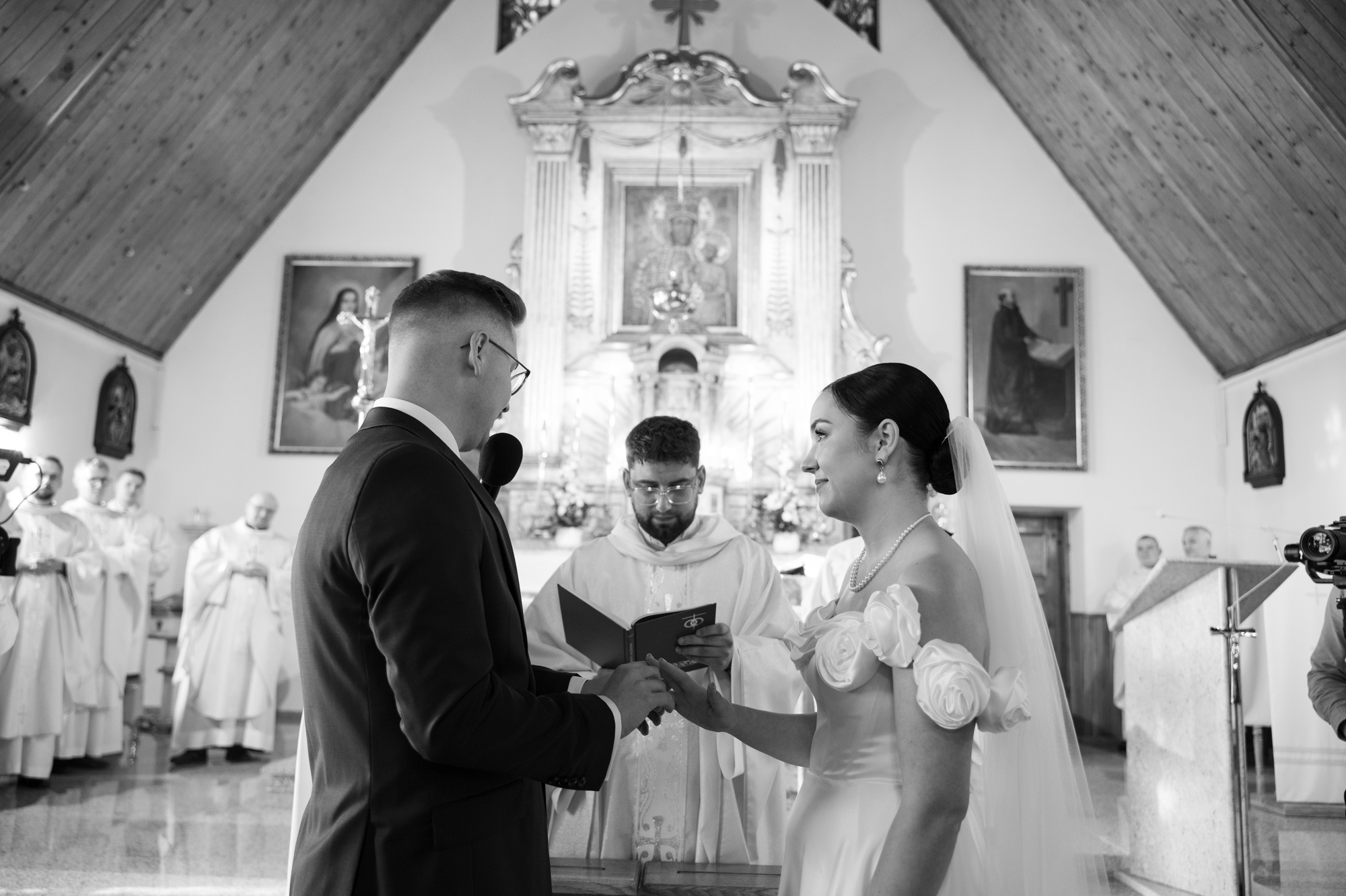 Przysięga ślubna w kościele w Żeroniach