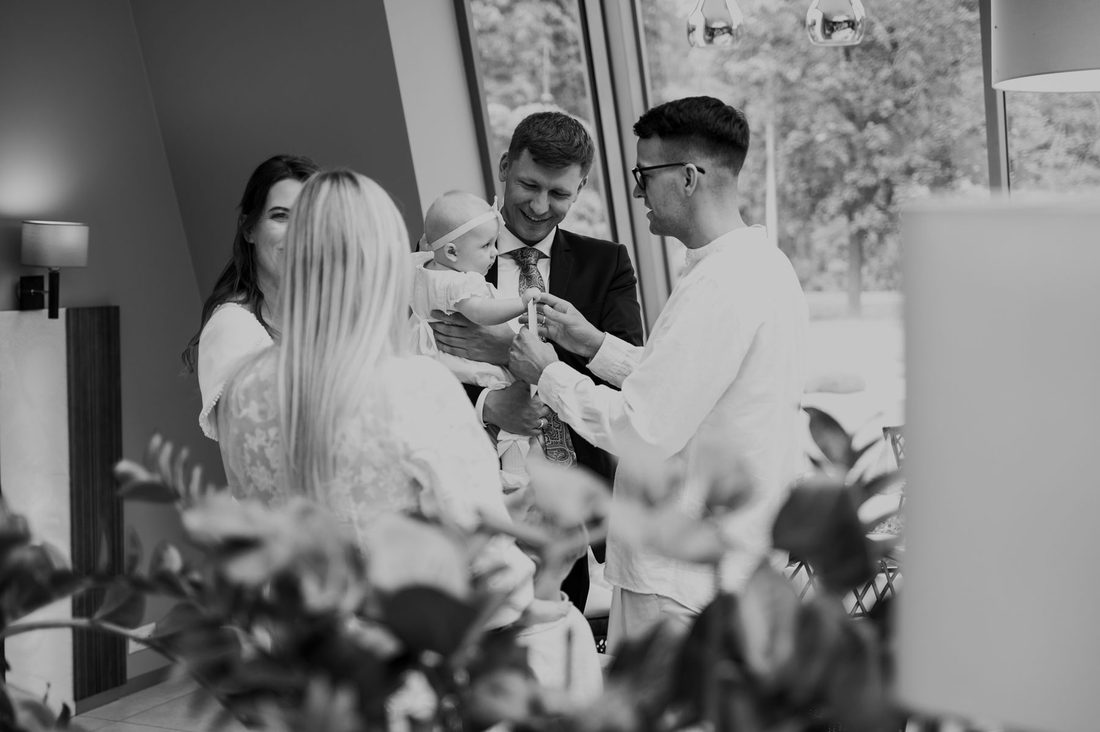 Fotograf na chrzest Zduńska Wola 23 29 rodzina po chrzcie na polboru